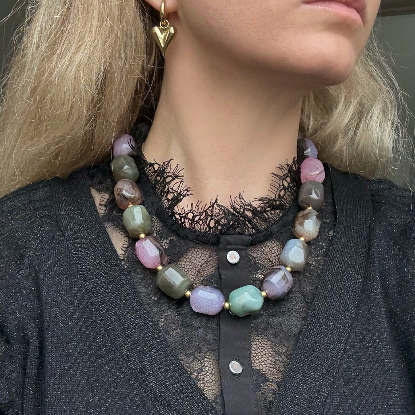Unieke ketting met edelsteen look kralen