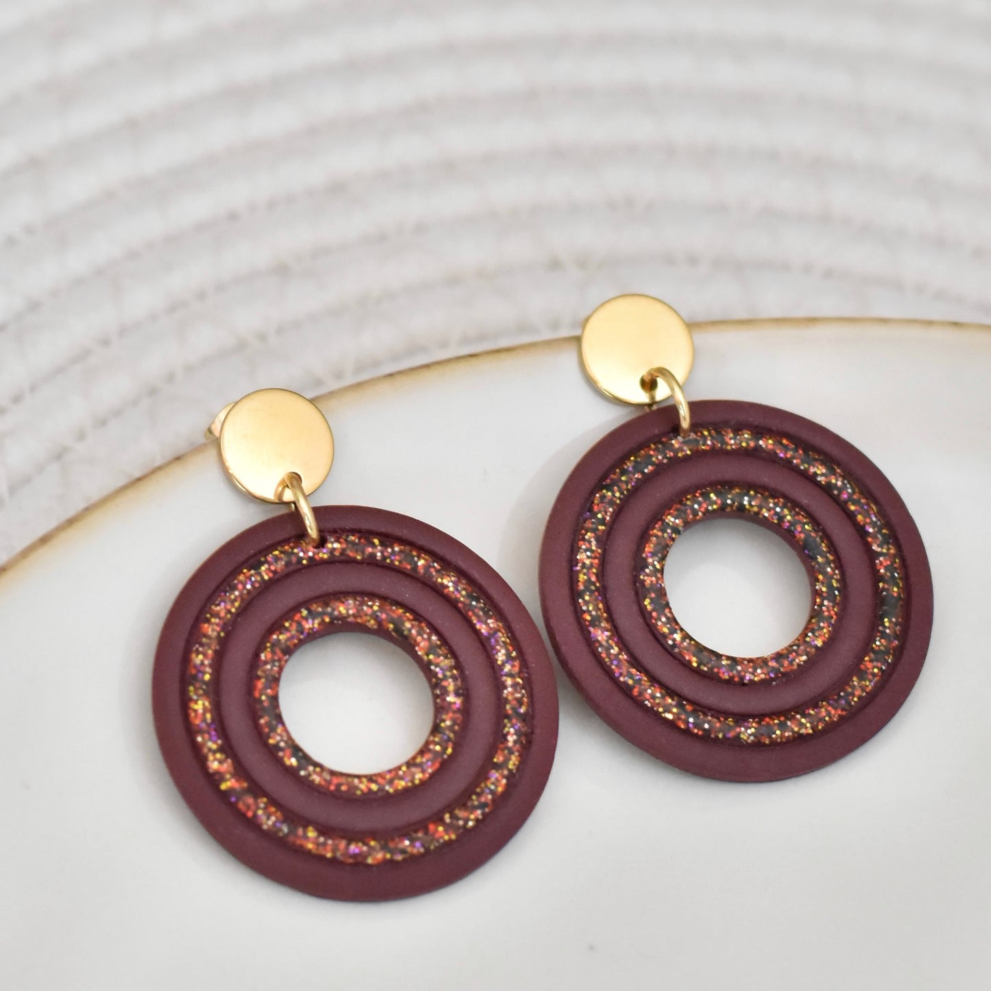 Ronde oorbellen met glitter - burgundy