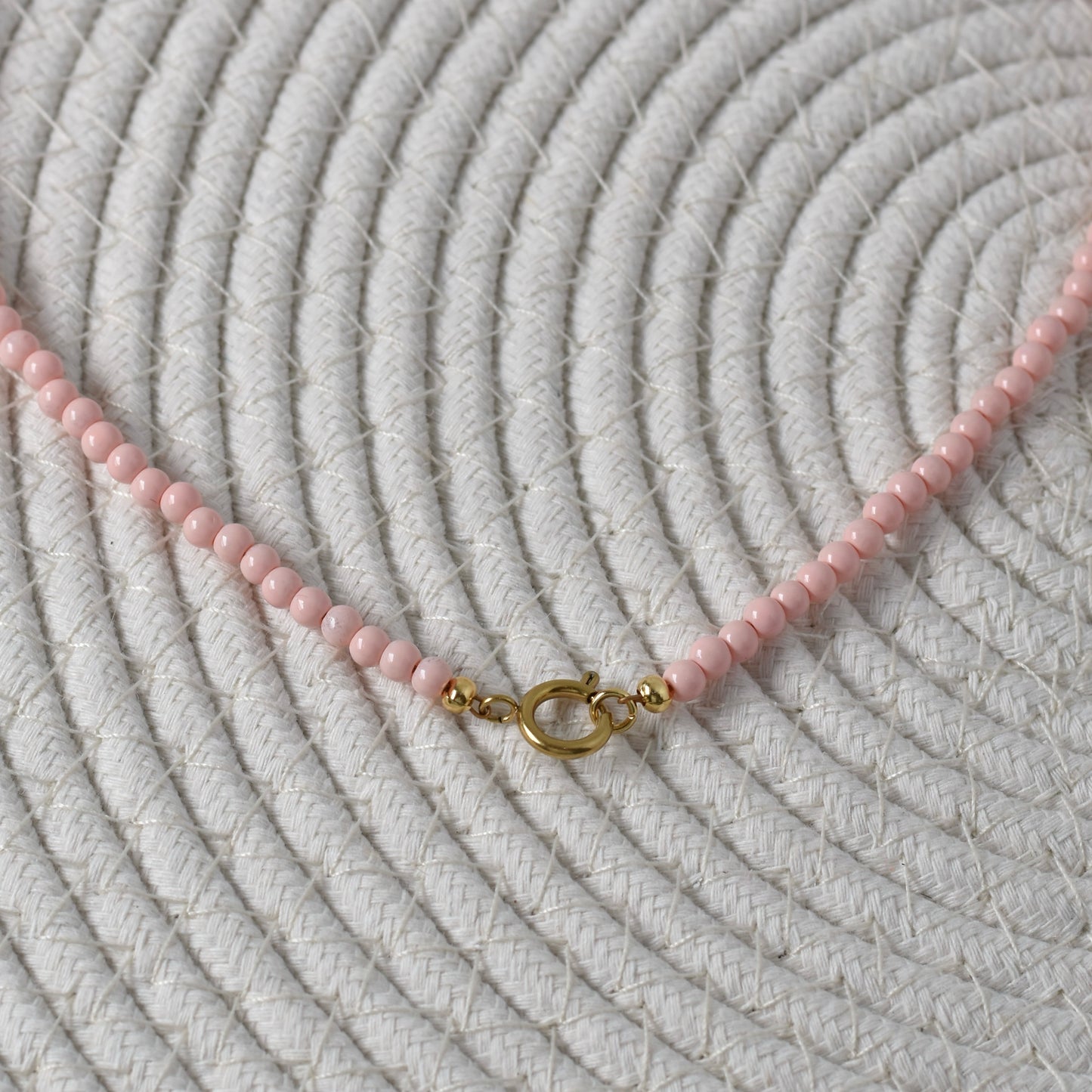 Soft puffy peaches kralen ketting