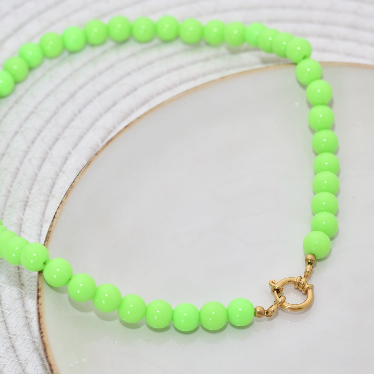 Kralen ketting met boeislot - 6 kleuren 10mm