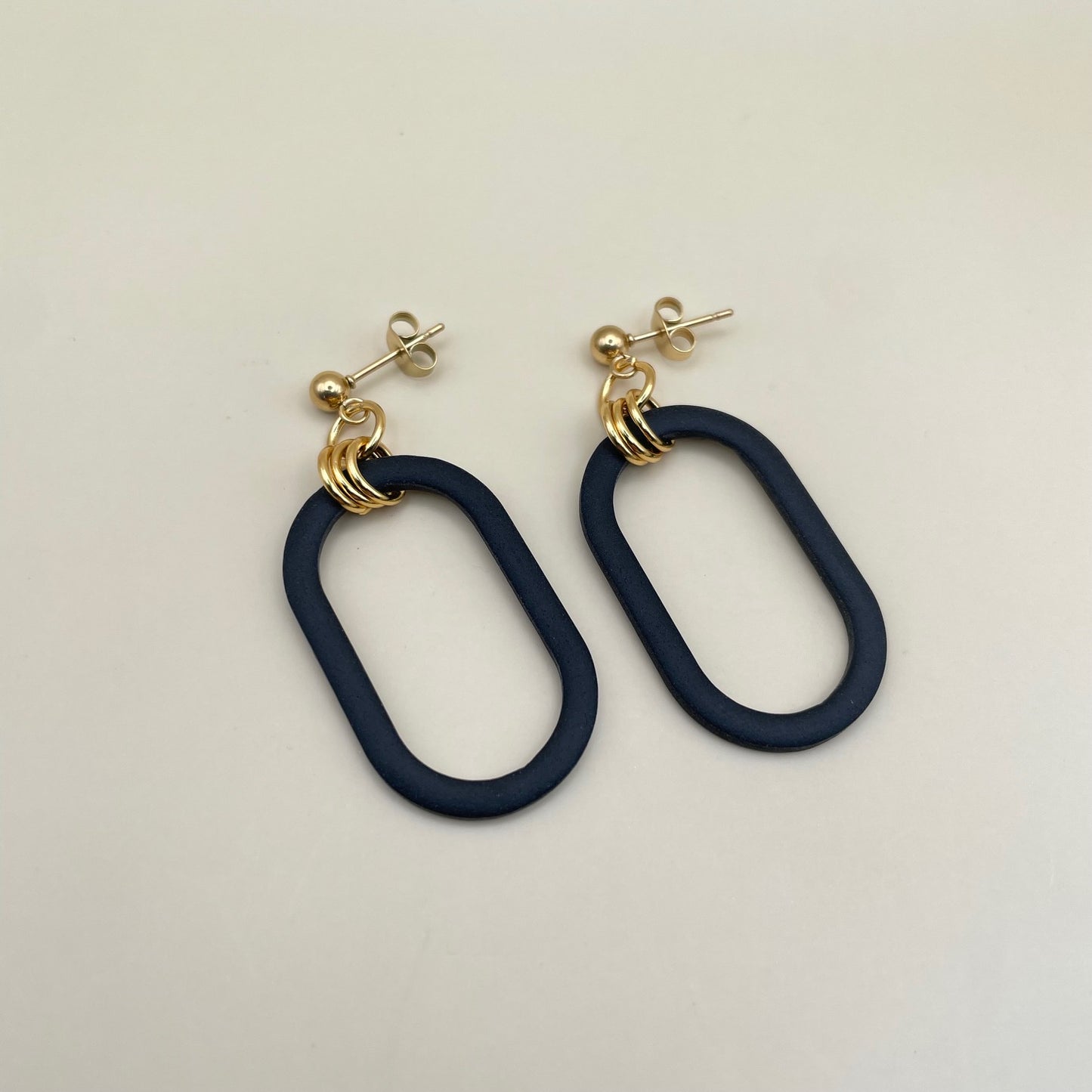 Small donut oorbellen glad