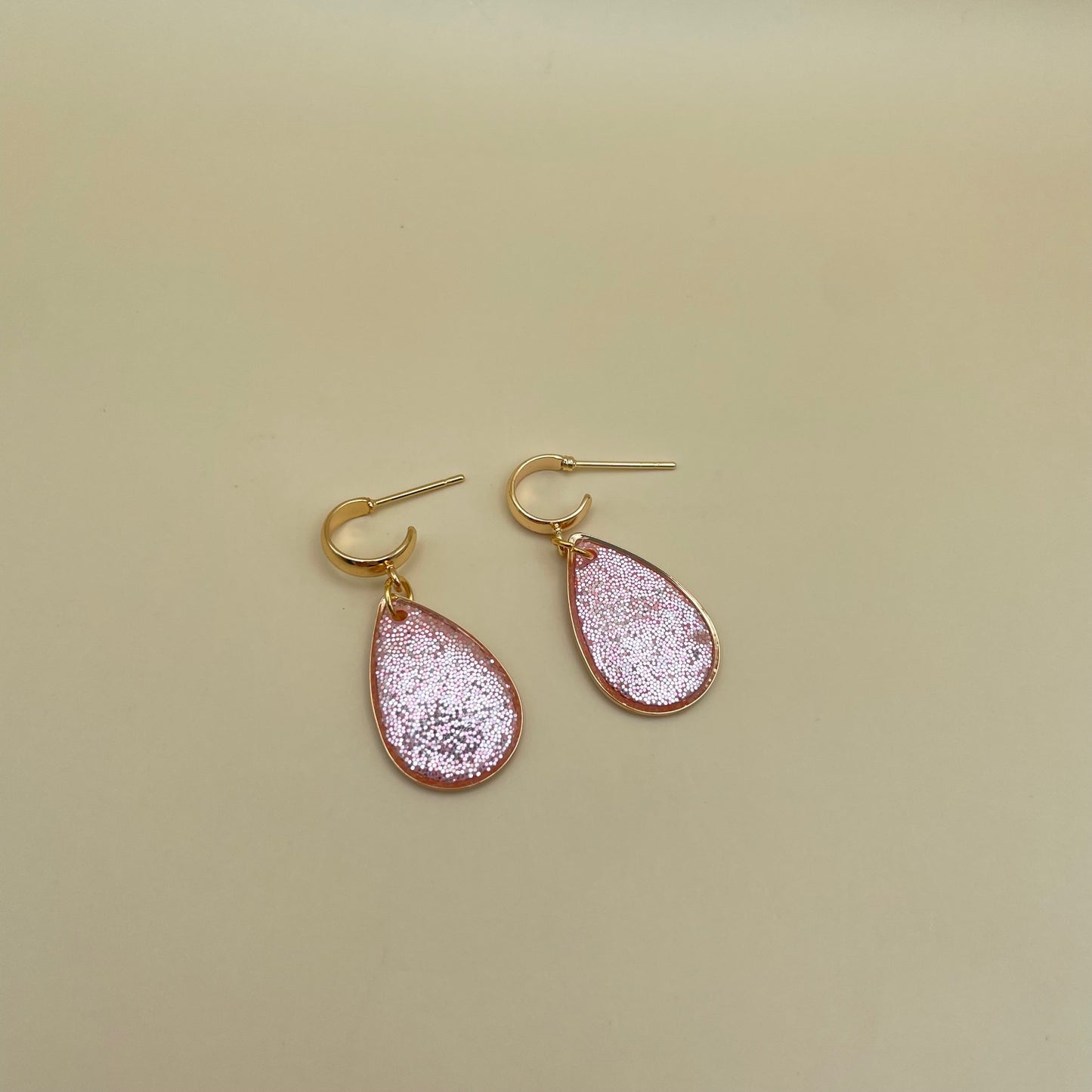 Oorbellen druppelvorm glitter