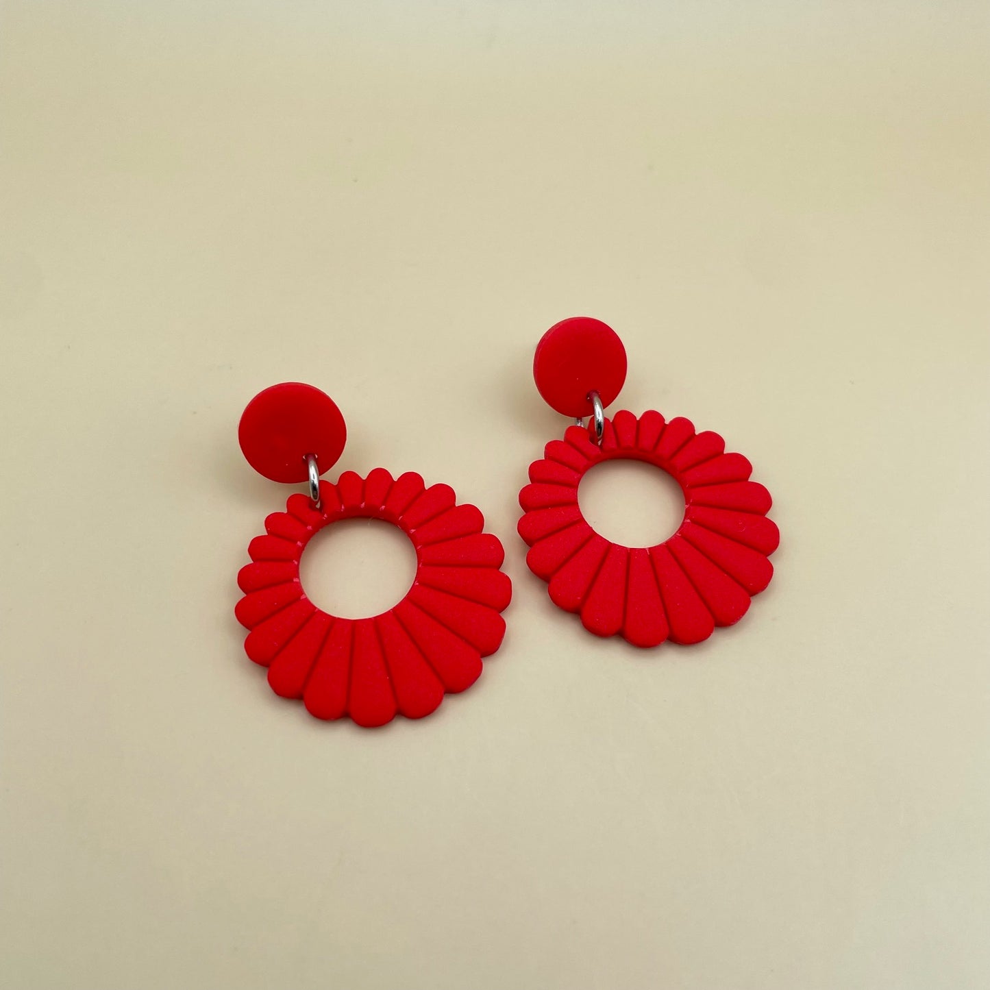 Bloem oorbellen rood