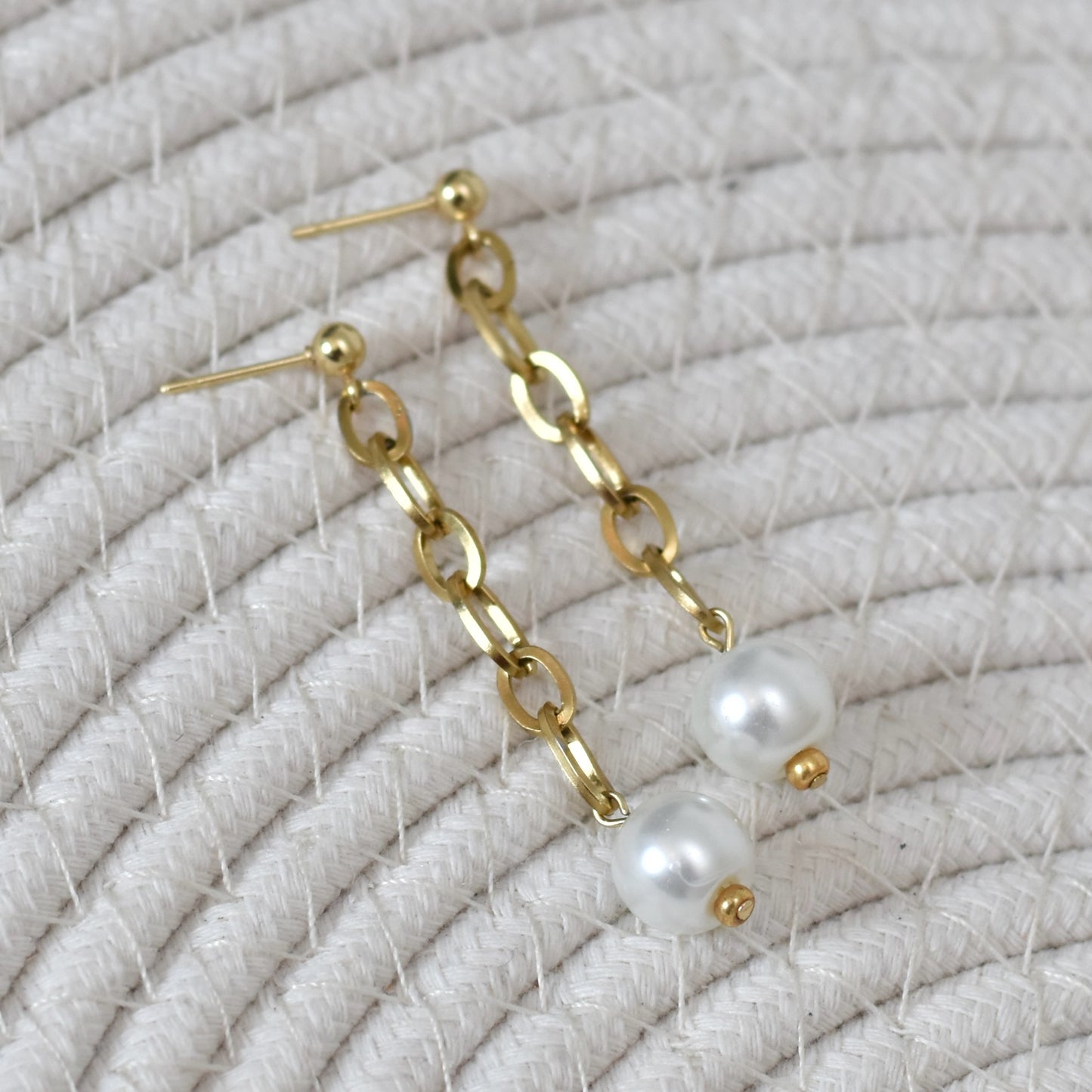 Pearl chain oorbellen