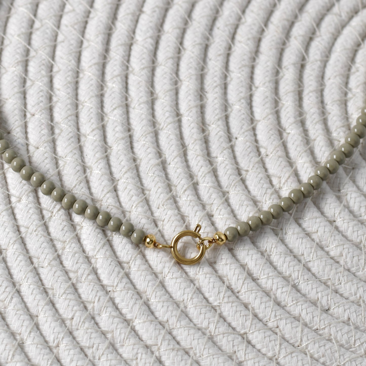 Soft sage green kralen ketting
