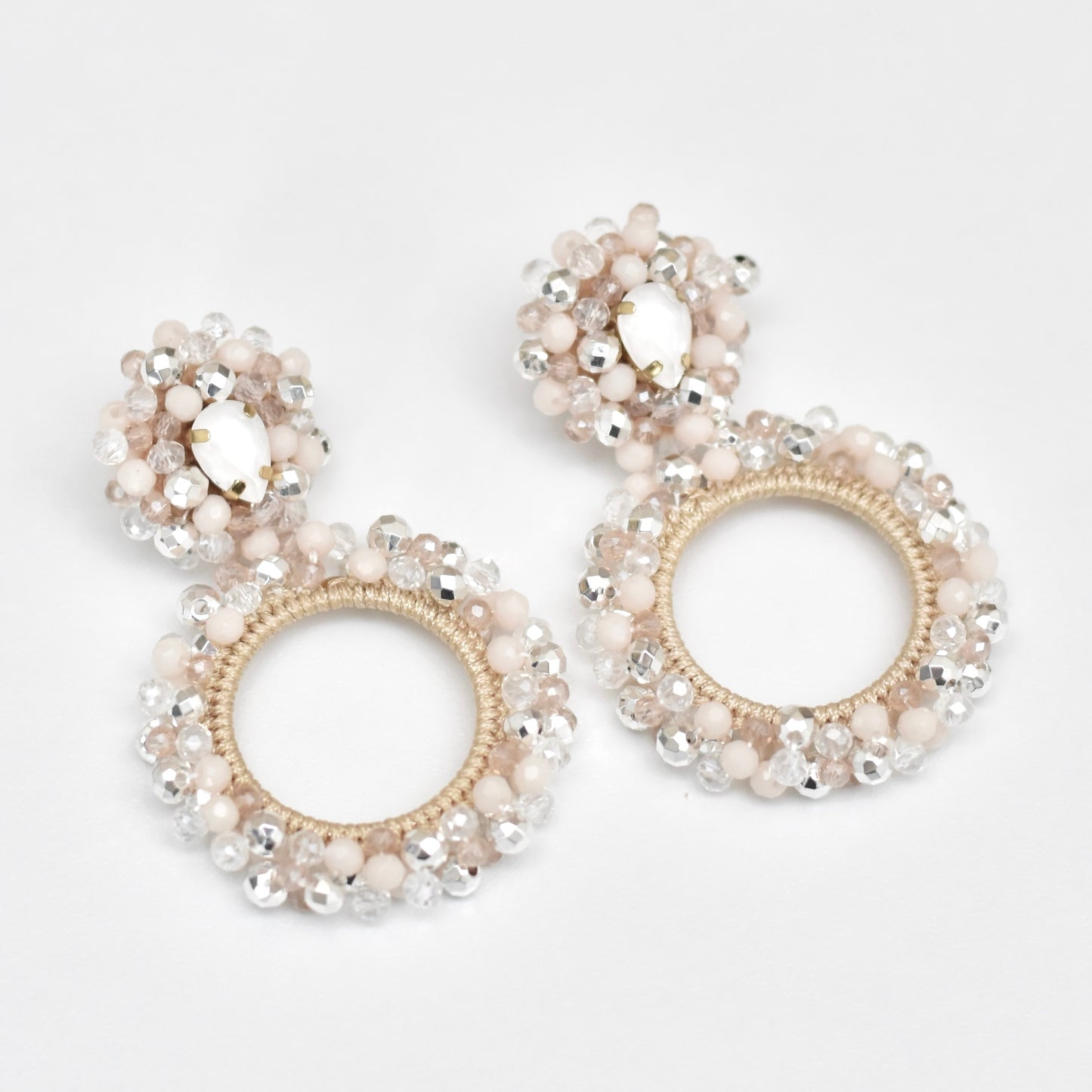 Kralen oorbellen small diamond - beige/zilver