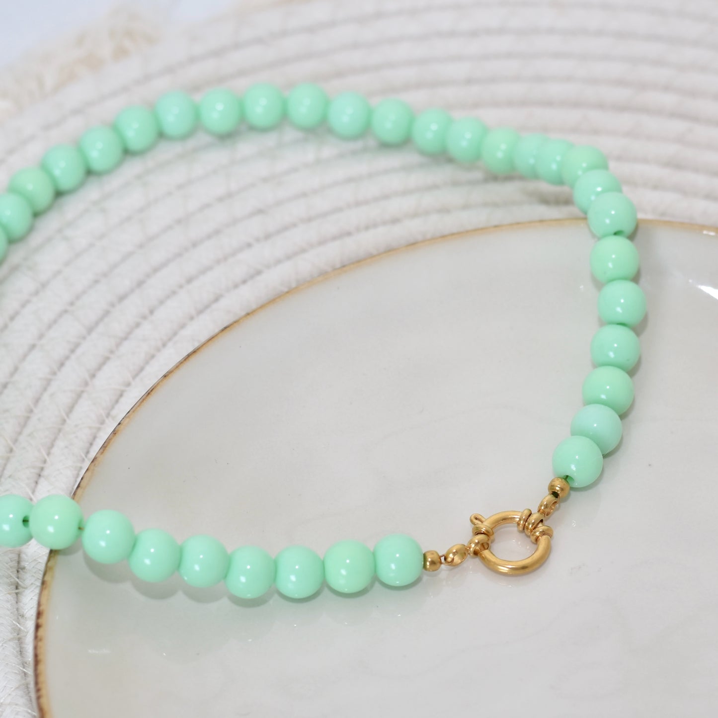 Kralen ketting met boeislot - 6 kleuren 10mm
