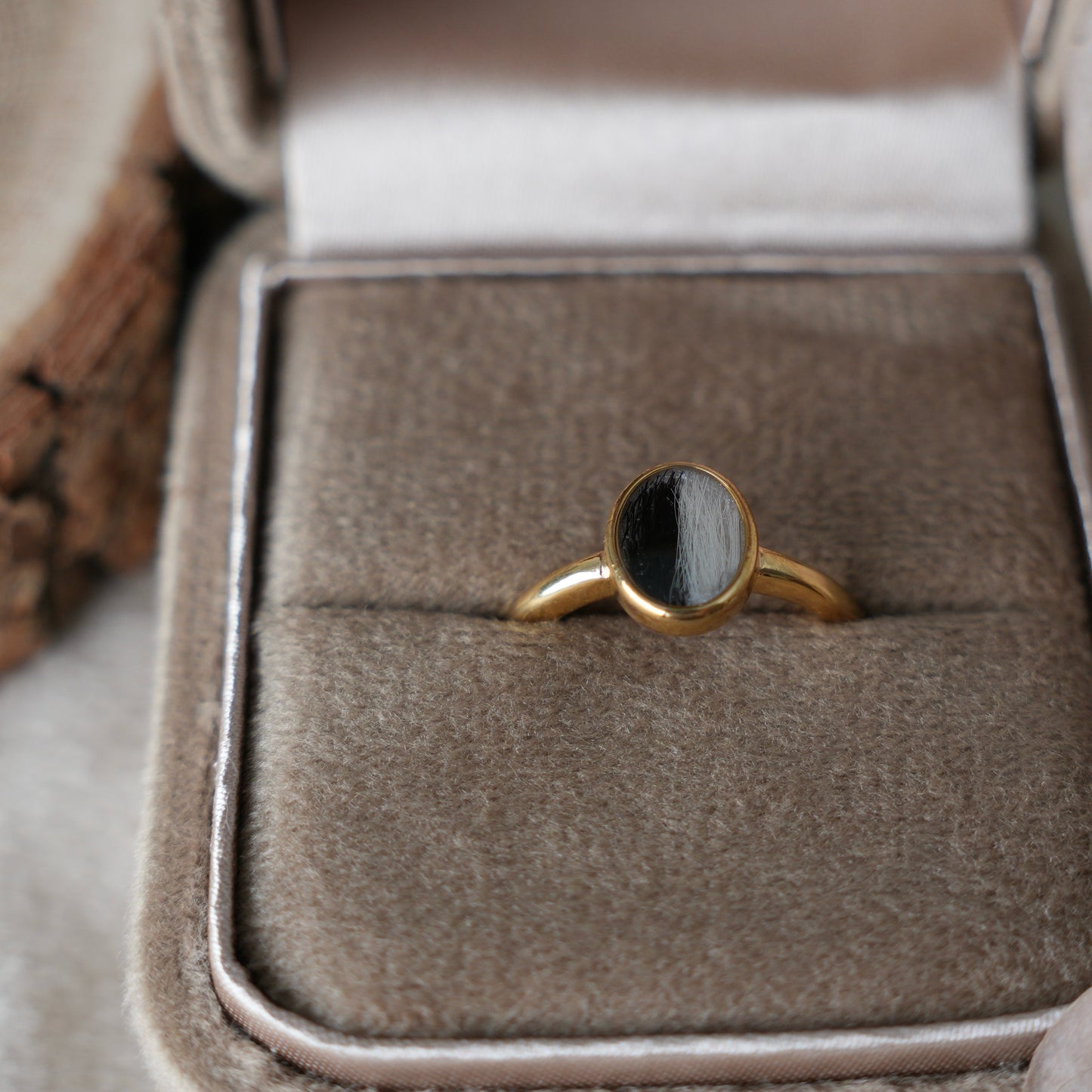 Herinneringsring met haarlok/vacht ovaal - goud of zilverkleurig rvs