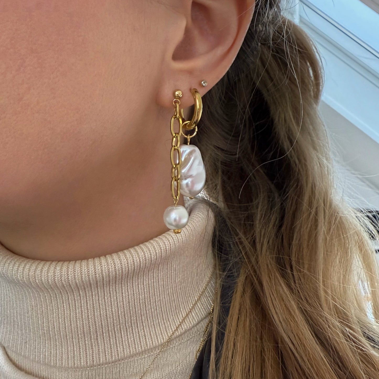Golden chain pearl earrings