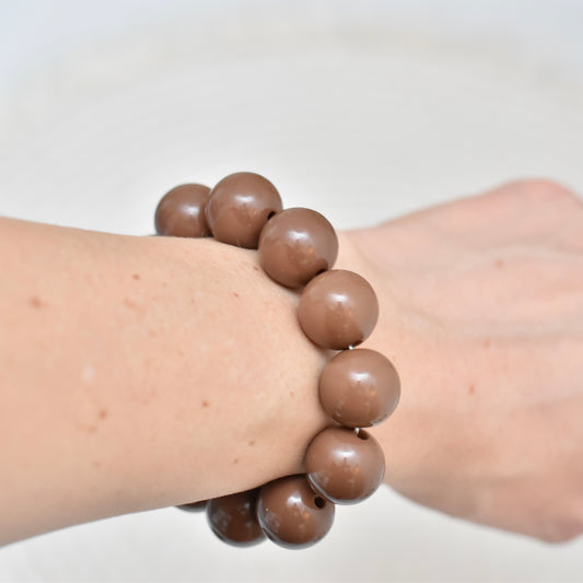 Grote kralen armband bruin