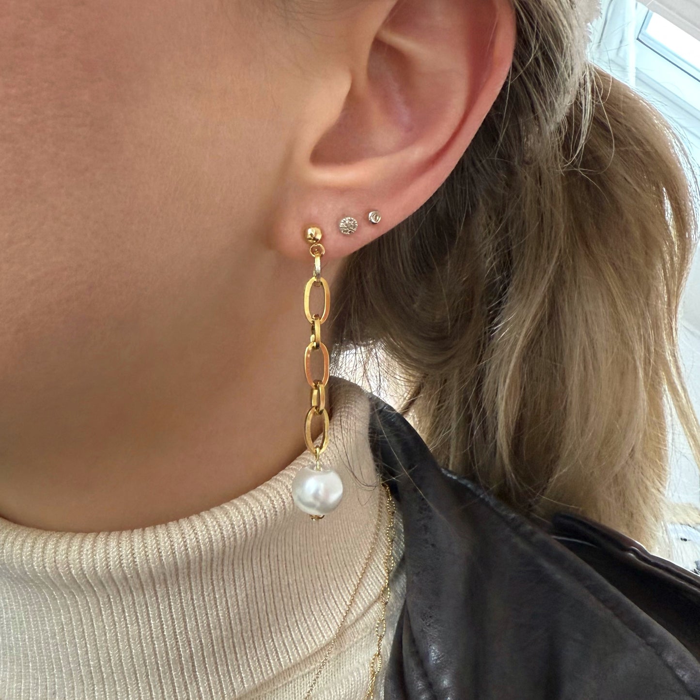 Golden chain pearl earrings