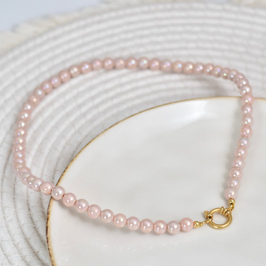 Peach pearl ketting met boeislot