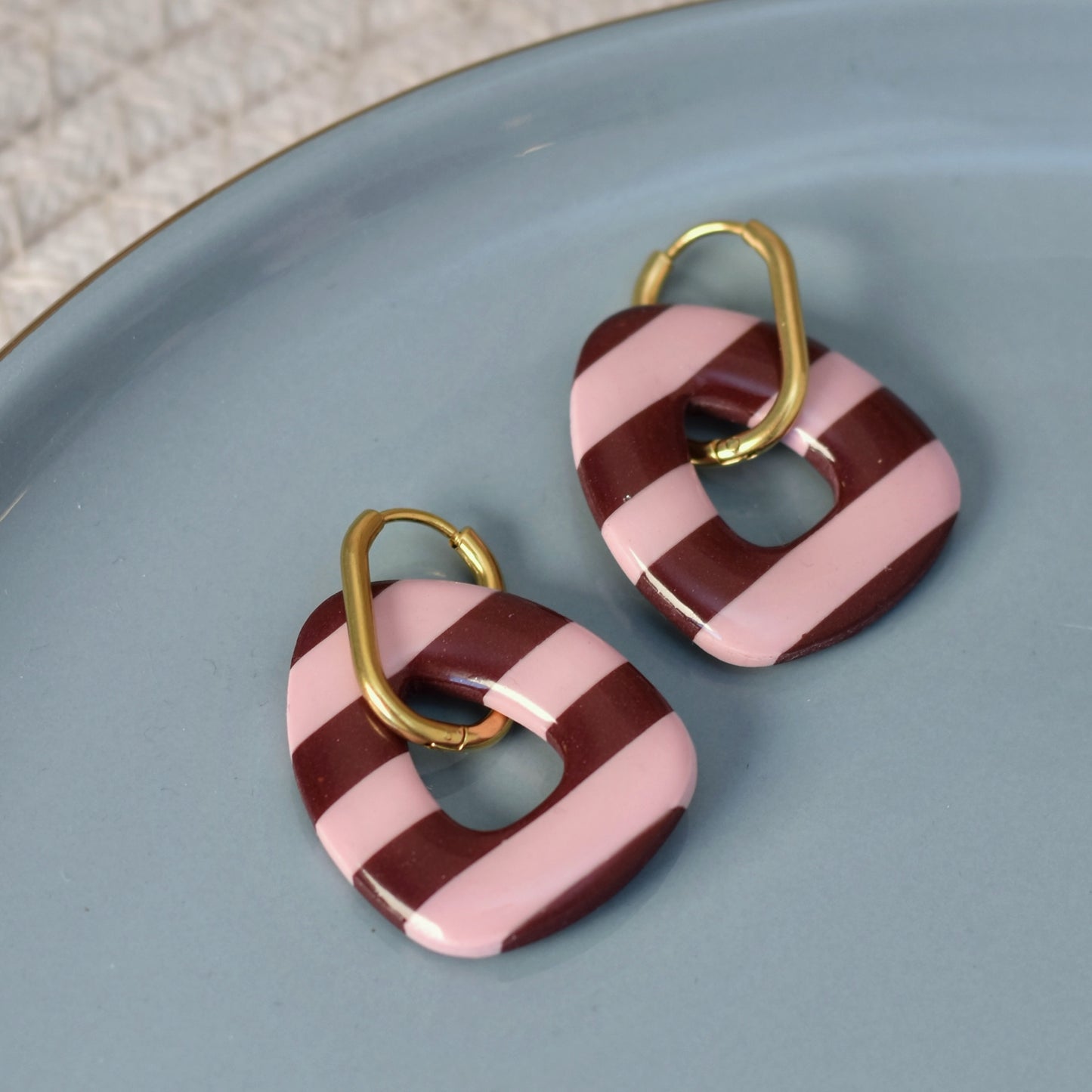 Oorbellen Berry Blush - licht roze & bordeaux gestreept