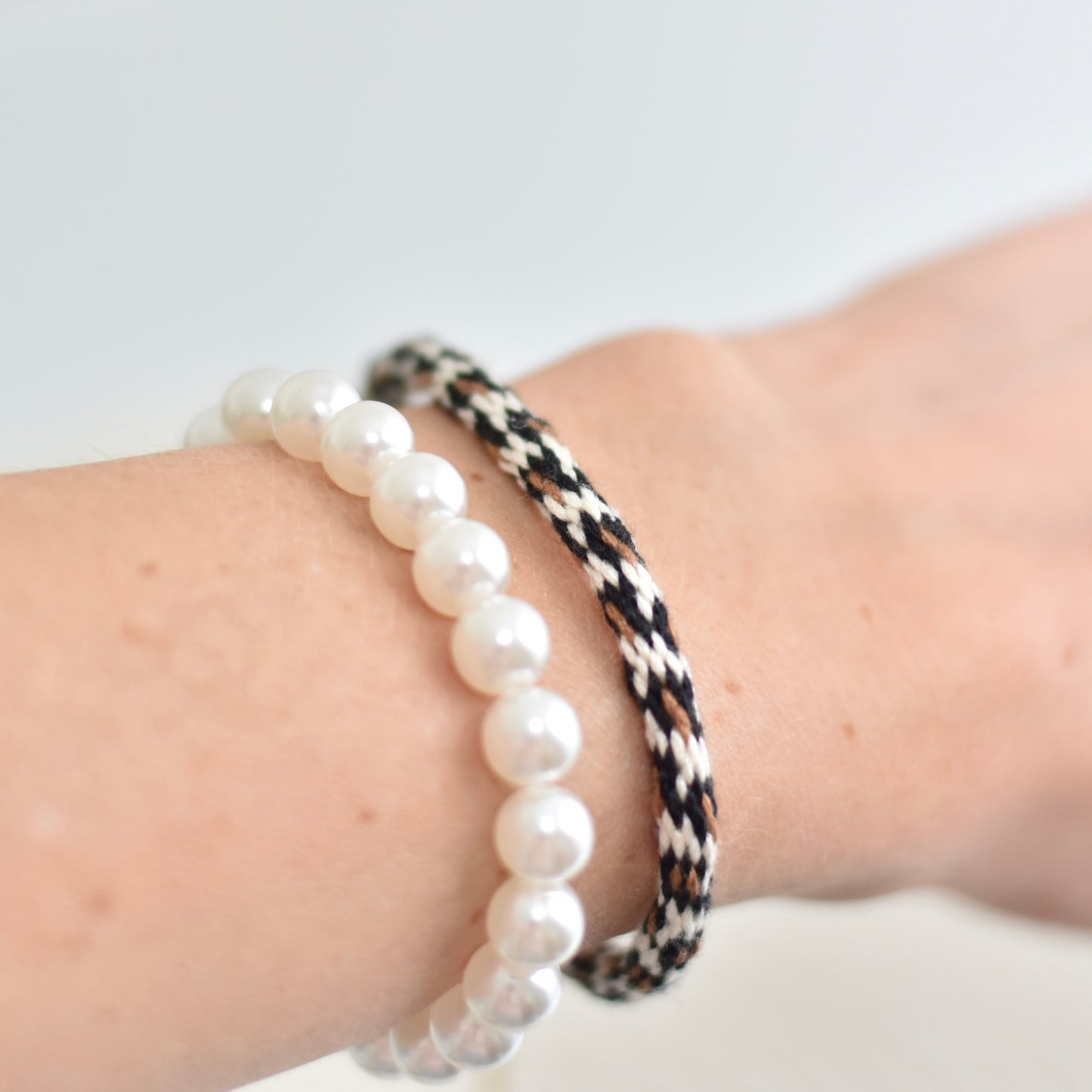 Panterprint armbandje - handgevlochten