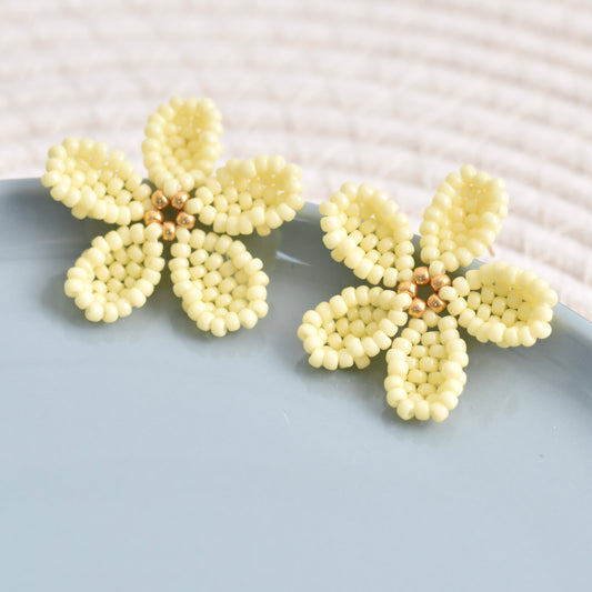 DIY kralen bloem oorbellen maken
