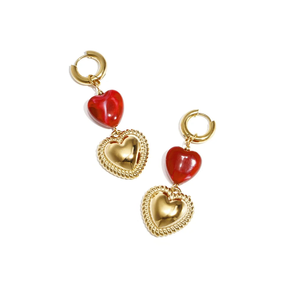 Hart oorbellen met rood en gouden hart - goudkleurig