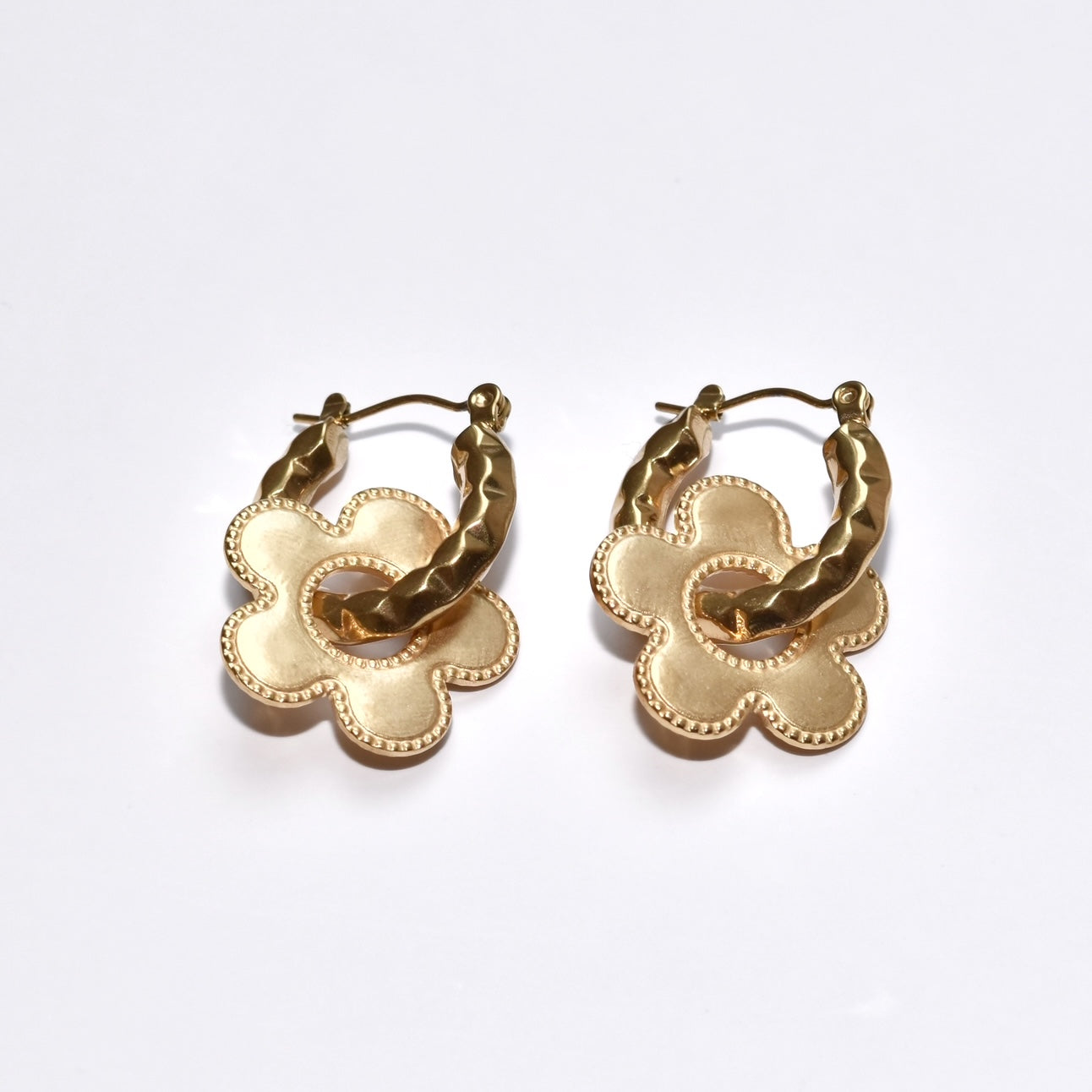 Hoops met bloem