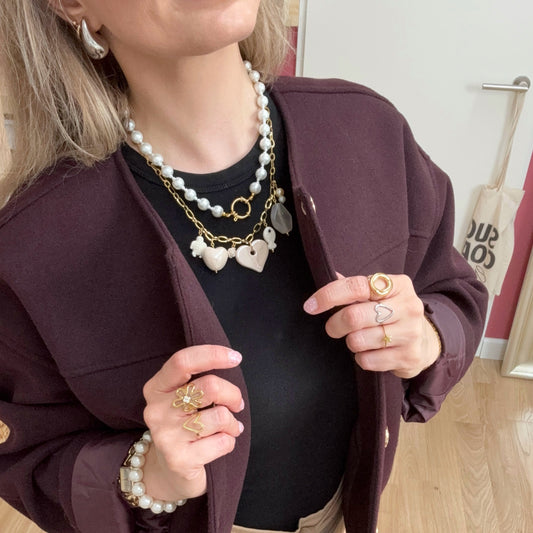 Parelketting met subtiel zilver en gouden sluiting