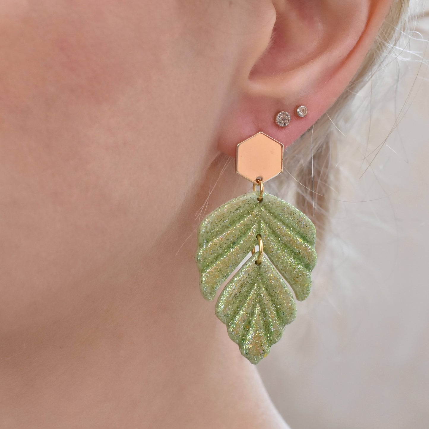 Groene glitter leaf oorbellen